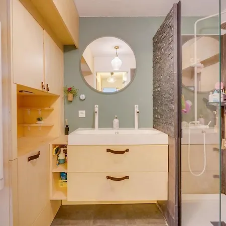 Cozy Apartment, Perfect Location